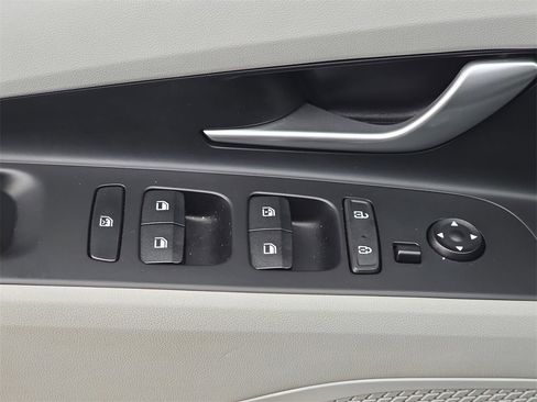 Certified 2022 Hyundai Elantra Limited image 26