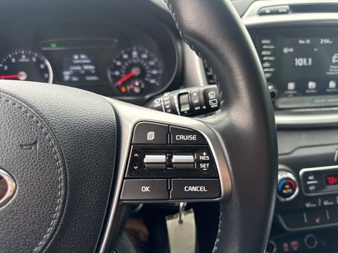Used 2019 Kia Sorento LX w/ Option Group 020 AWD/4WD image 19