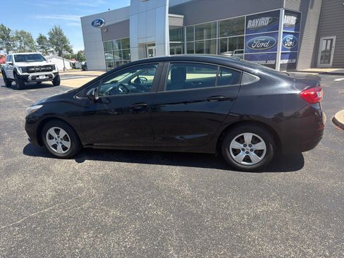 Used 2017 Chevrolet Cruze LS FWD image 9