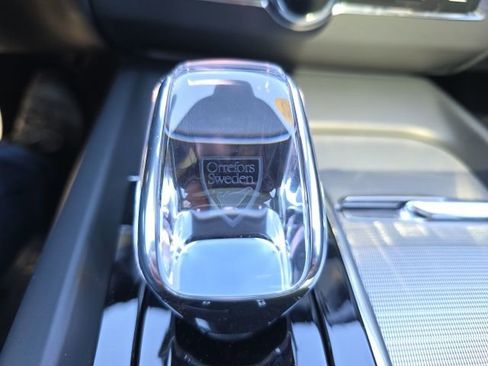 Certified 2025 Volvo XC60 B5 Ultra AWD/4WD image 37
