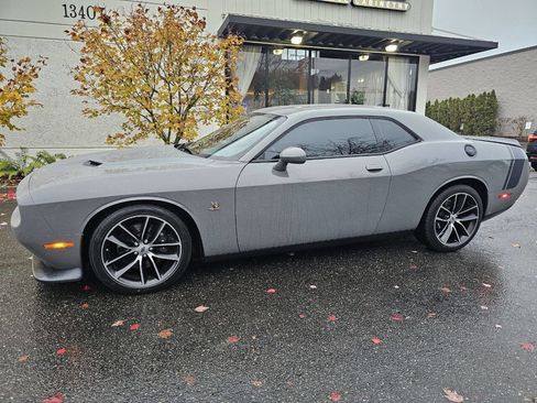 Used 2017 Dodge Challenger R/T Scat Pack image 3