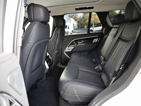 New 2025 Land Rover Range Rover SE image 27