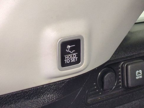 Used 2023 Jeep Grand Cherokee Limited w/ Luxury Tech Group II image 15