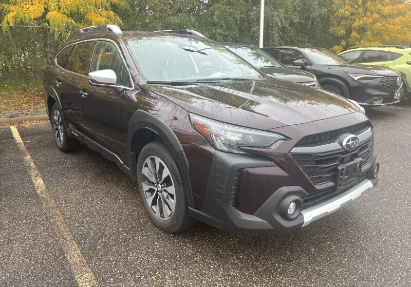 Used 2024 Subaru Outback Touring AWD/4WD image 3