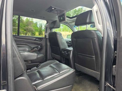 Used 2017 Chevrolet Suburban LT image 28