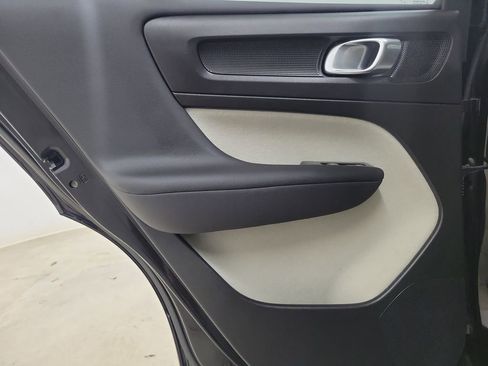 Certified 2023 Volvo XC40 B4 Plus w/ Driver Assist Package image 15