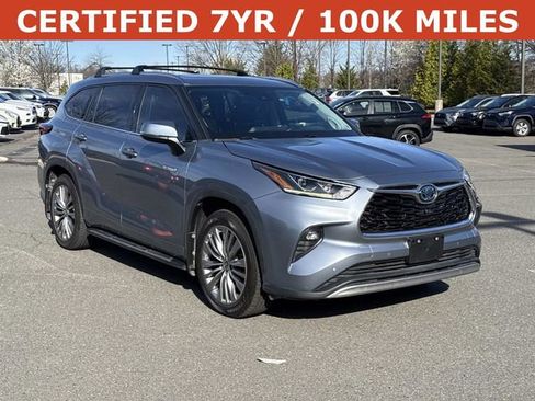 Used 2021 Toyota Highlander Platinum FWD image 1