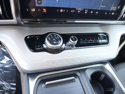 New 2025 Ford Expedition Max Active image 9