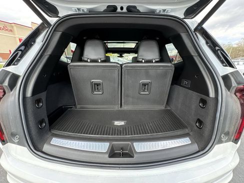 Used 2024 Cadillac XT6 Luxury w/ LPO, Floor Liner Package AWD/4WD image 25