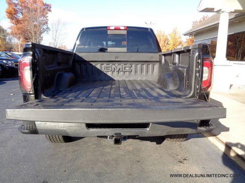 Used 2018 GMC Sierra 1500 SLT image 27