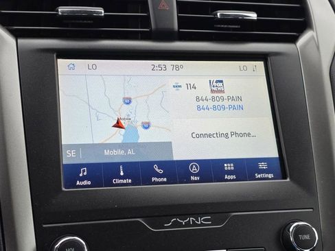 Used 2020 Ford Fusion SE FWD image 20