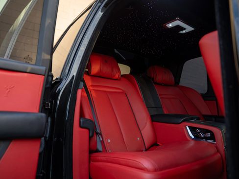 Used 2019 Rolls-Royce Cullinan image 7