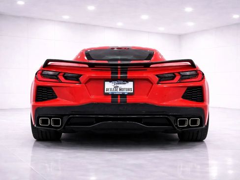 Used 2021 Chevrolet Corvette Stingray Preferred Cpe w/ Z51 Performance Package RWD image 4