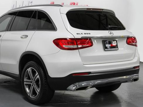 Used 2019 Mercedes-Benz GLC 300 w/ Premium Package image 12