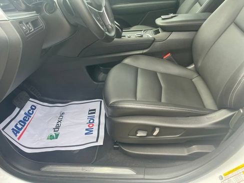 Used 2024 Cadillac XT5 Luxury AWD/4WD image 5