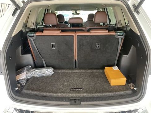 Certified 2023 Volkswagen Atlas SE w/ Black Wheel Package image 10