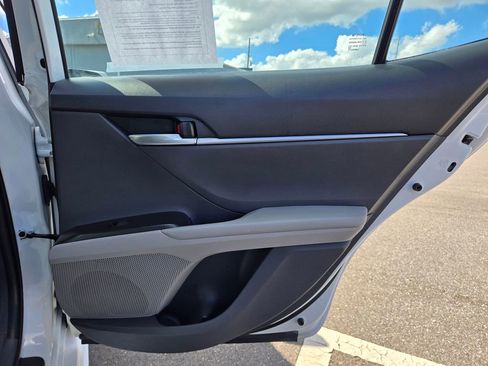 Used 2022 Toyota Camry SE image 39