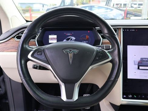 Used 2017 Tesla Model X P100D image 43