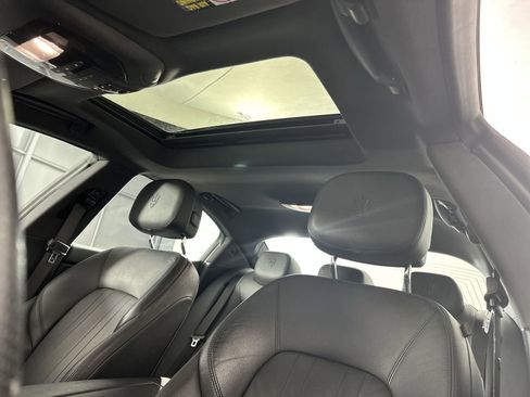 Used 2018 Maserati Ghibli RWD image 22