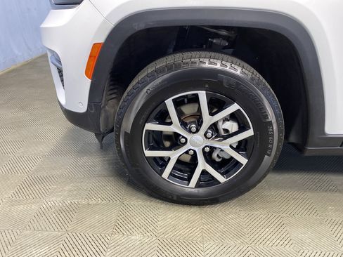 Certified 2024 Jeep Grand Cherokee Limited w/ Luxury Tech Group II image 49