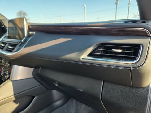 Used 2024 Chevrolet Tahoe Z71 w/ Luxury Package image 16