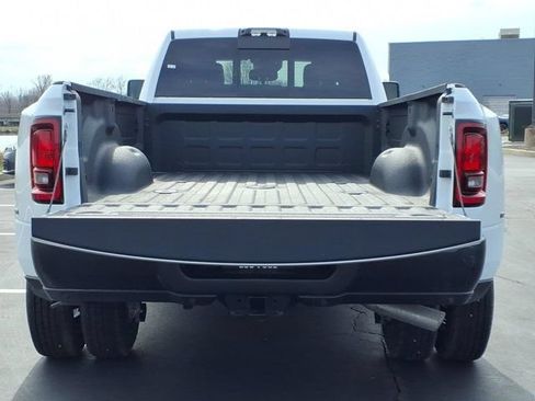 New 2026 RAM 3500 Tradesman AWD/4WD image 18