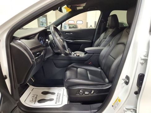 Used 2019 Cadillac XT4 Sport w/ Cold Weather Package image 12