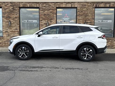 Used 2023 Kia Sportage EX image 2