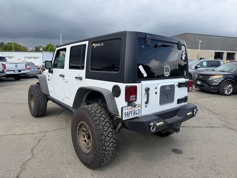 Used 2017 Jeep Wrangler Unlimited Sport AWD/4WD image 3