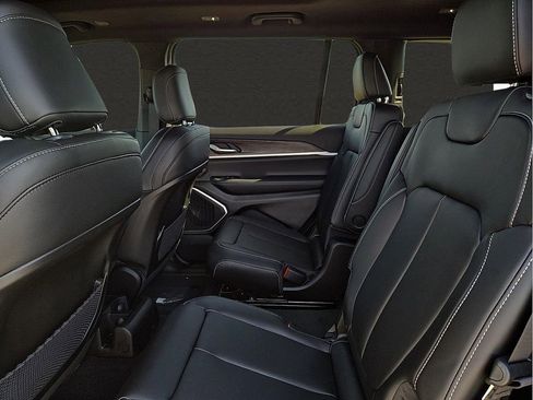 New 2026 Jeep Grand Cherokee L Limited AWD/4WD image 10