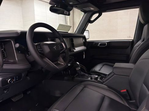 New 2026 Ford Bronco Badlands image 6