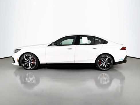 Certified 2025 BMW i5 M60 image 4