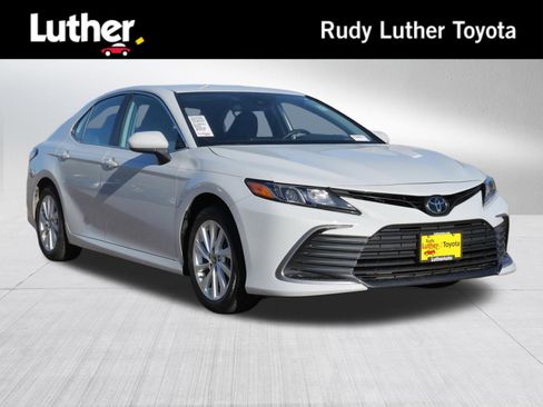 Certified 2024 Toyota Camry LE FWD image 1