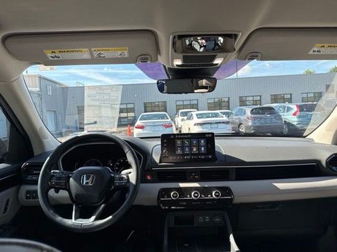Certified 2025 Honda Pilot EX-L image 9