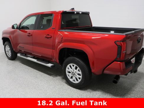 Used 2025 Toyota Tacoma SR5 image 9