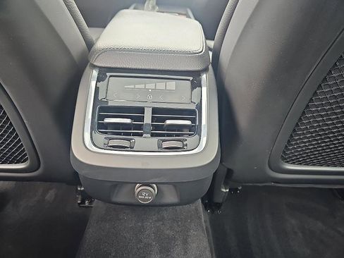 Used 2020 Volvo S60 T6 Inscription image 34