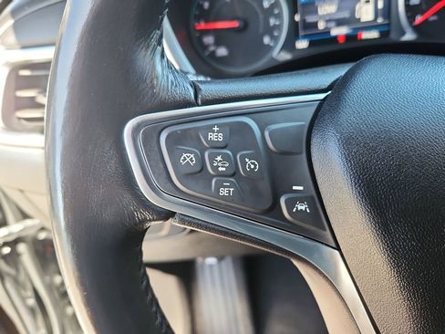 Used 2019 Chevrolet Equinox LT w/ Driver Convenience Package FWD image 22