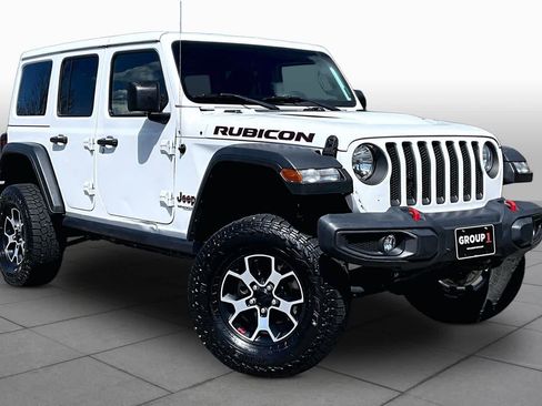 Used 2022 Jeep Wrangler Unlimited Rubicon w/ Cold Weather Group AWD/4WD image 3