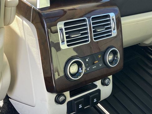 Used 2021 Land Rover Range Rover image 32