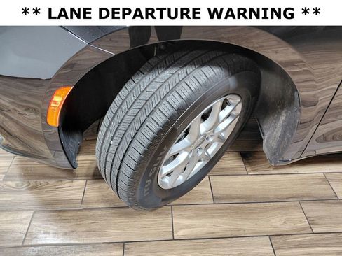 Certified 2024 Chrysler Pacifica Touring-L FWD image 15