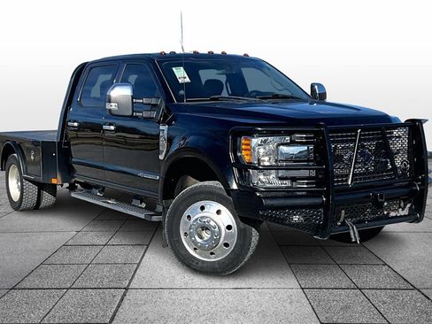Used 2017 Ford F450 Lariat w/ Chrome Package image 2