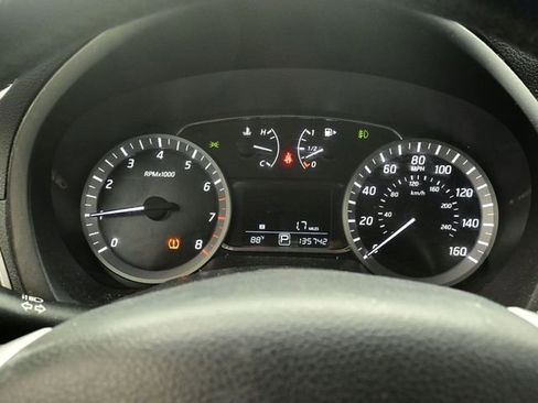 Used 2015 Nissan Sentra SV image 9