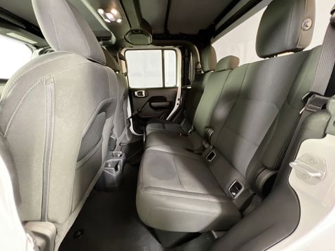 Used 2023 Jeep Gladiator Sport image 21