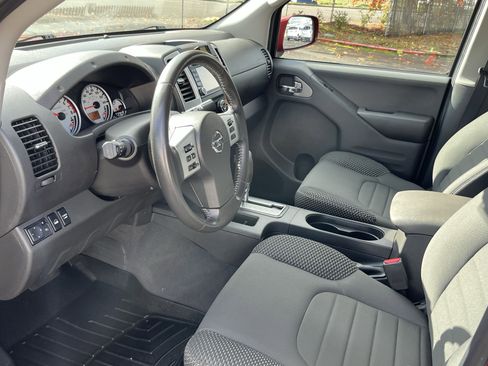 Used 2019 Nissan Frontier PRO-4X image 11