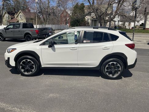 Used 2022 Subaru Crosstrek 2.0i AWD/4WD image 2