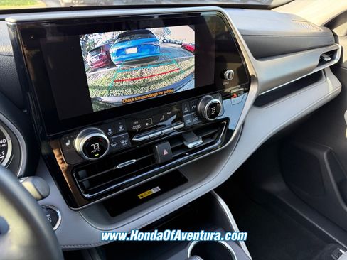 Used 2023 Toyota Highlander XLE image 24