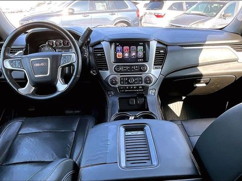 Used 2017 GMC Yukon SLT image 19