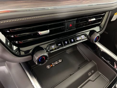 New 2026 Chevrolet Tahoe Premier w/ Sun And Tow Package AWD/4WD image 35