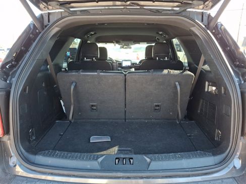 Used 2020 Ford Explorer XLT w/ Equipment Group 202A image 28