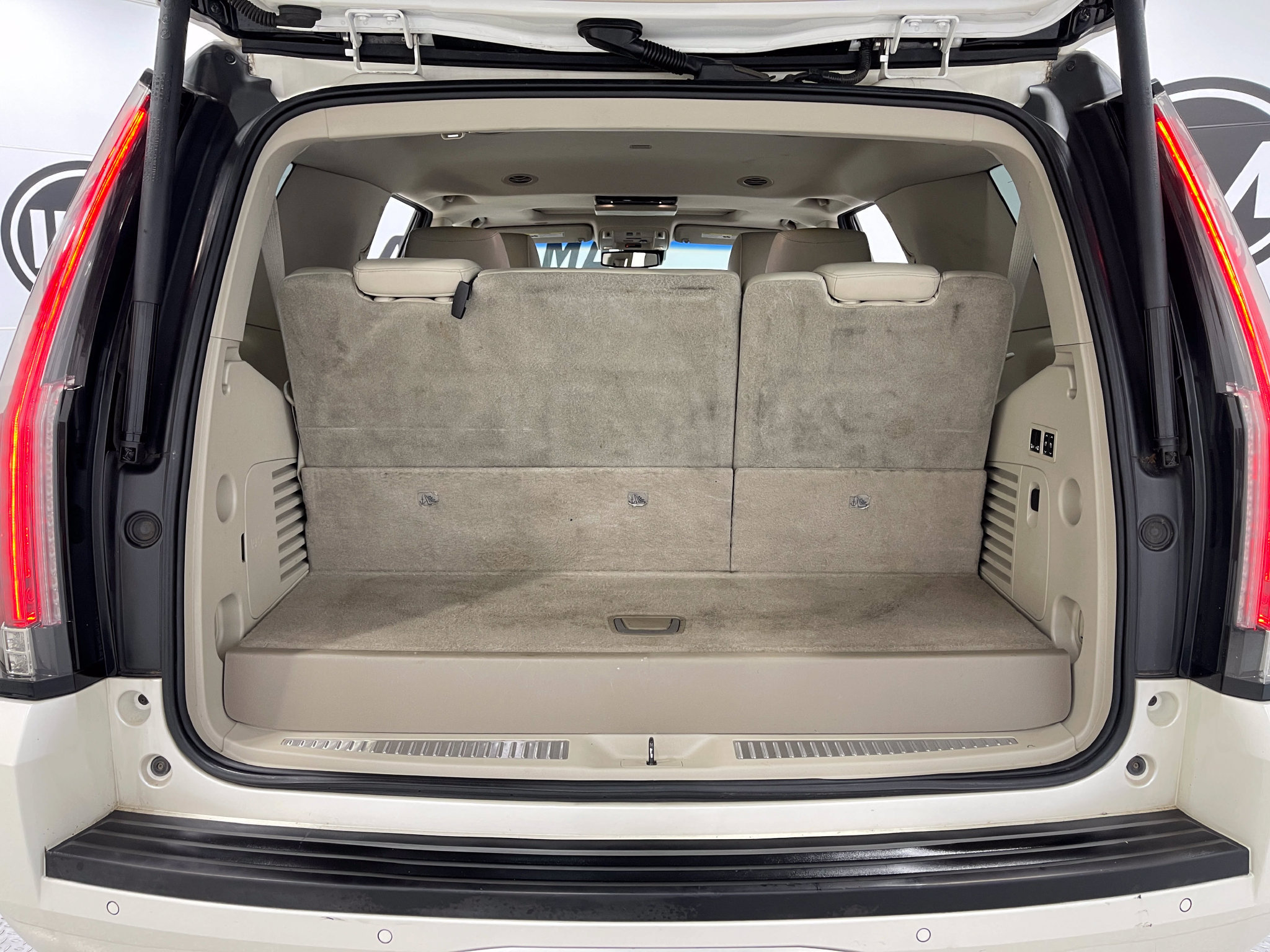 Used 2015 Cadillac Escalade Premium AWD/4WD image 26